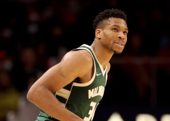 Giannis near perfect in Bucks win over struggling Lakers