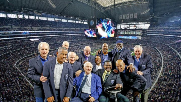 How many Dallas Cowboys players are in the hall of fame?