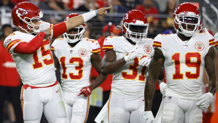 Who is the Kansas City Chiefs’ owner? What do they do for a living?