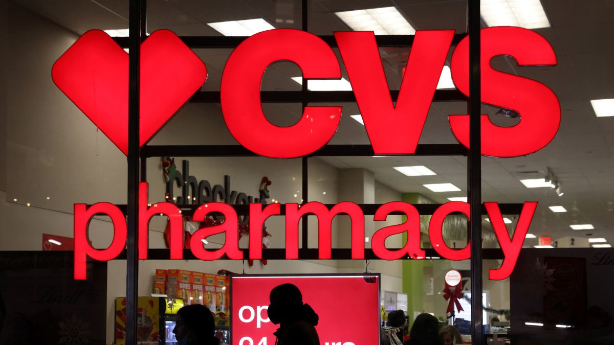 Why is CVS closing 900 stores? when and where?