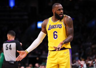 The Lakers drop to 8-9. What's going wrong?