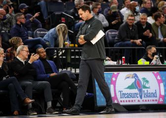 The Kings fire Luke Walton
