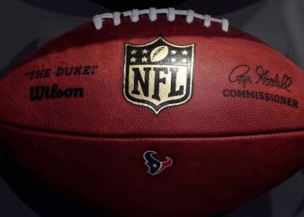 What stops the clock in the NFL? What are the rules regarding ball out of bounds?