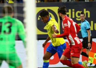 ‘Choco’ Lozano scores as Cádiz fall at home to Atlético Madrid