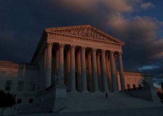 Supreme Court prepares for challenge to Roe v Wade