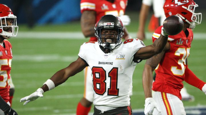 The Tampa Bay Buccaneers are set to be without the star WR Antonio Brown for a further two weeks, as his injury is more complicated than first thought
