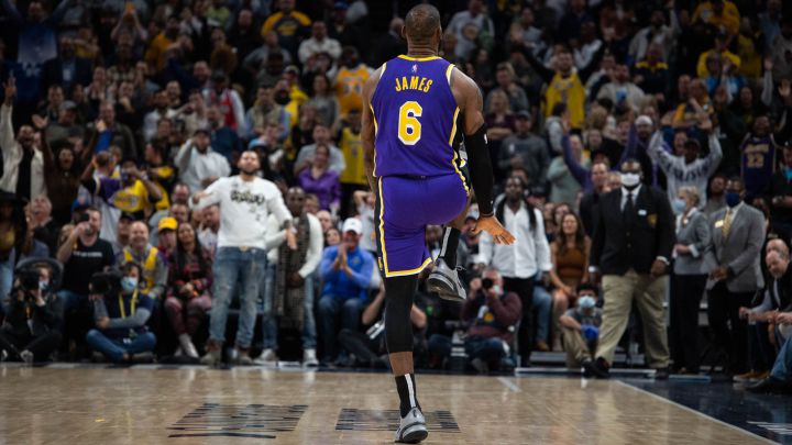 Lakers' LeBron James returns to the lineup