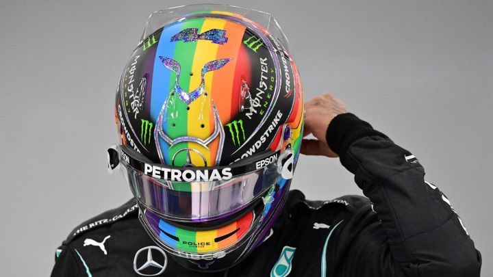 Lewis Hamilton has said he hopes to spark uncomfortable discussions on LBGT rights as he heads into the penultimate race in Saudi Arabia on December 5th