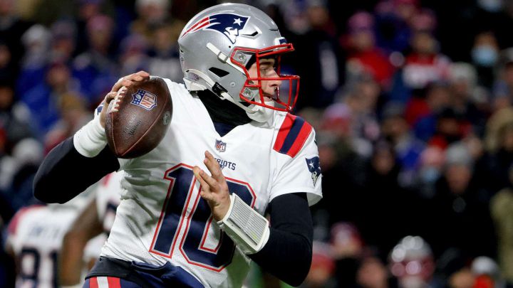 How does Mac Jones' first year compare to Tom Brady's first year?