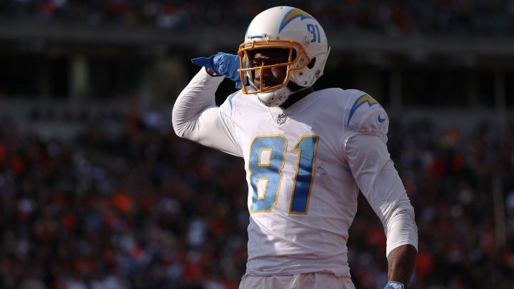 The Los Angeles Chargers have now lost both of their starting wide receivers to the covid-19 list with Mike Williams being the latest to be sidelined.