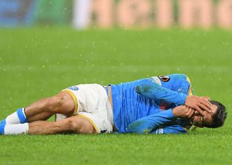 Hirving Lozano stretchered off in Napoli’s Europa League match
