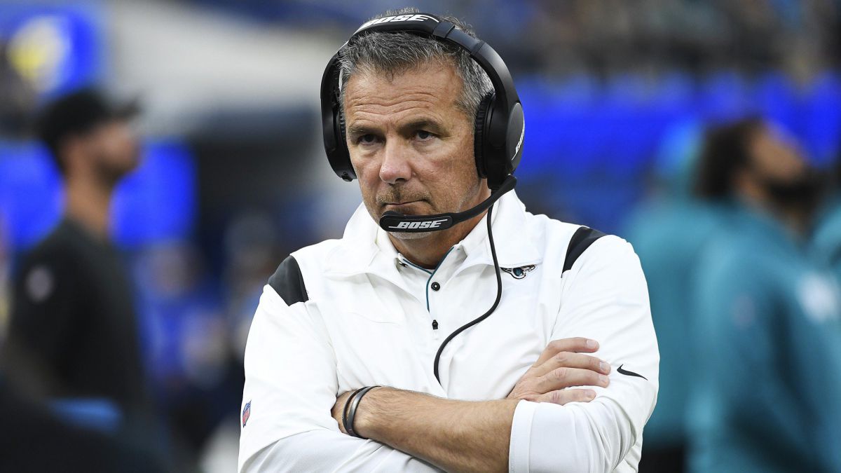 Pressure on Jaguars HC Urban Meyer is growing - Vimarsana News
