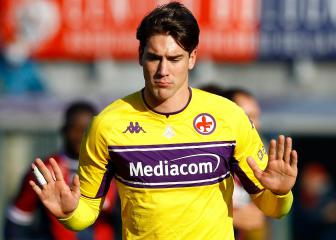 Fiorentina place €100m price tag on Vlahovic