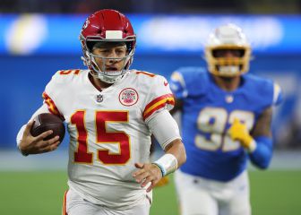 Chiefs lead AFC after late drama in LA
