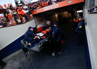 Two stadiums alarmed with motionless players