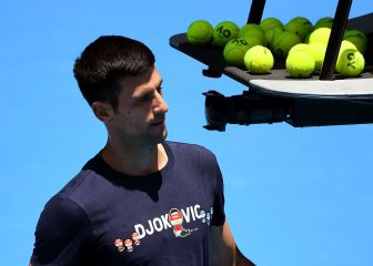 Djokovic admits 'errors' | live updates