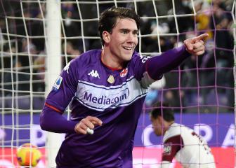 Fiorentina urge Vlahovic to make his plans clear amid transfer speculation