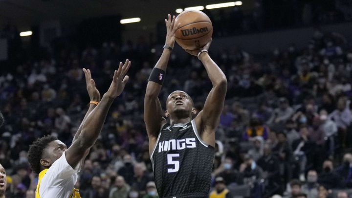 In the latest twist of the Ben Simmons saga, it seems that De'Aaron Fox of the Sacramento Kings is now being mentioned in connection with a possible trade.