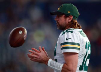 What is Aaron Rodgers' record against the 49ers?