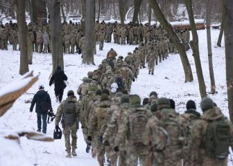 Over 100,000 Russian troops gather at Ukrainian border