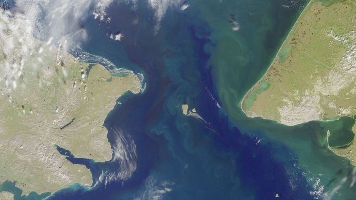 Where are the Diomede Islands? What is the US-Russian border there?