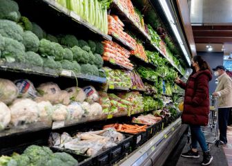 Do food stamps roll over at the end of the year?