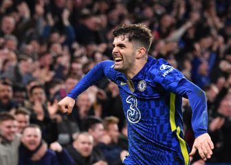 Pulisic scores first European goal at the Bridge