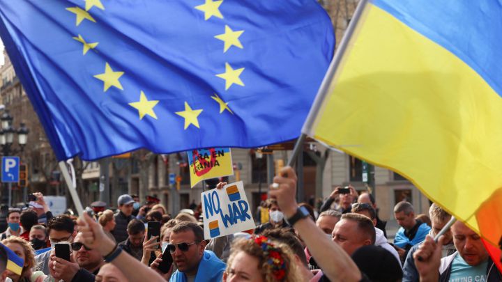 Is Ukraine a democracy?