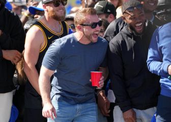 Coach Sean McVay to stay with the Rams