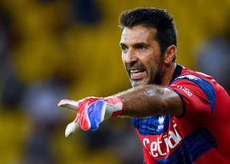 Buffon agrees extension to stay at Parma until 2024