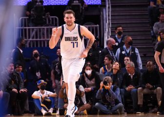 Warriors blow 19-point lead in 4th quarter, lose to the Mavericks