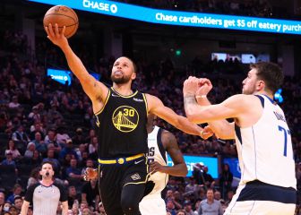 Swoosh! Stephen Curry doesn't miss a single shot