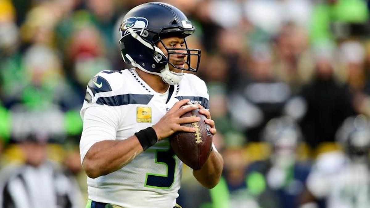 How to measure NFL hand size plus full list of quarterbacks ...