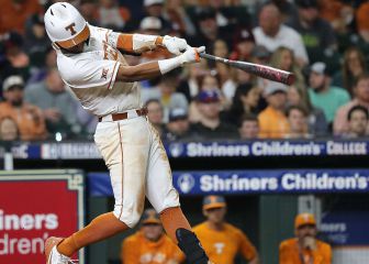 Texas Longhorns hook ‘em in Houston