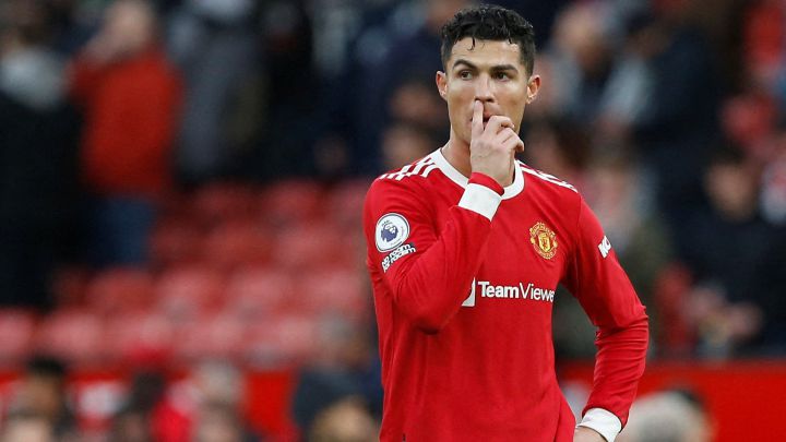 Cristiano Ronaldo left out of squad for Manchester derby