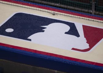 MLB and players agree to ban the shift, pitch clocks