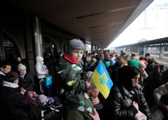 Ukrainian evacuees reportedly face attacks from Russia