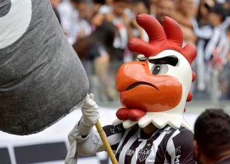 Atlético Mineiro rooster mascot banned for intimidatory gesture