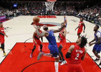 How are teams chosen for March Madness?