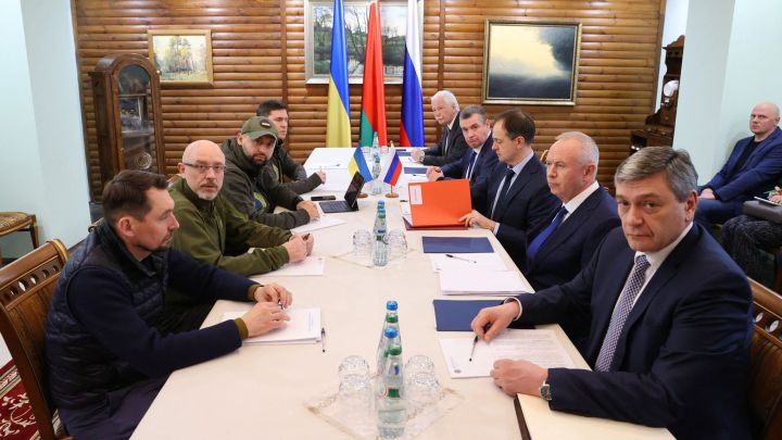 Russia - Ukraine invasion: who are the representatives of each government in the negotiations?