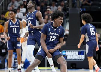 Saint Peter's is first No. 15 seed to reach Elite Eight