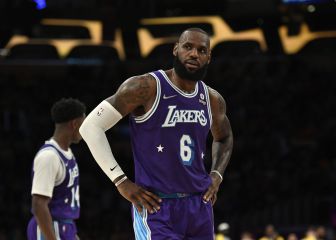 Can the Lakers save themselves without LeBron James?