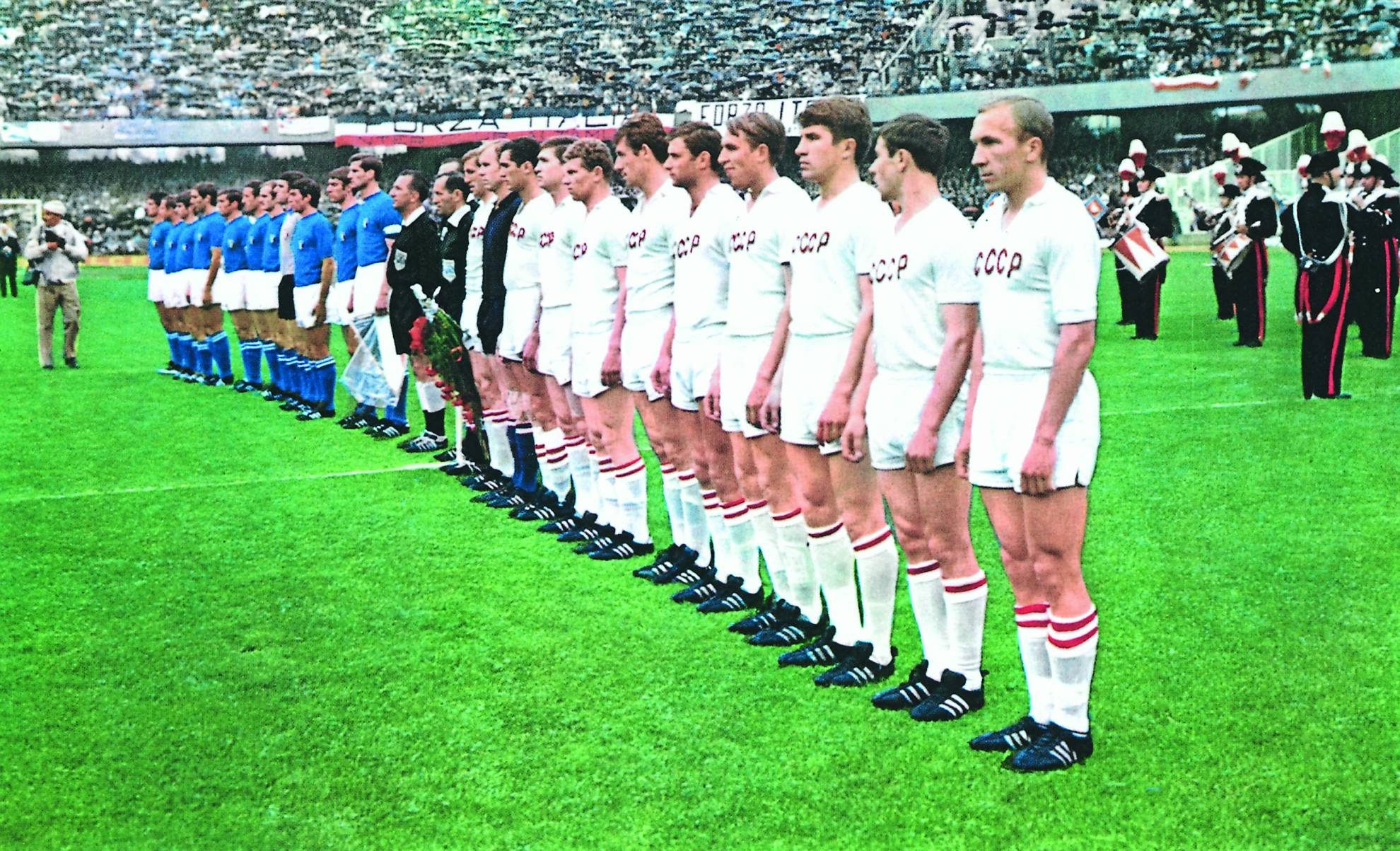 Eurocopa 1968 | Semifinales | Italia fue finalista ante la URSS porque en  el sorteo salió 'cara' - AS.com