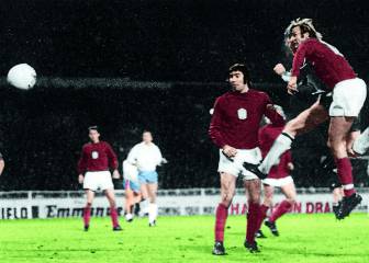 Checoslovaquia se clasifica por la puerta grande