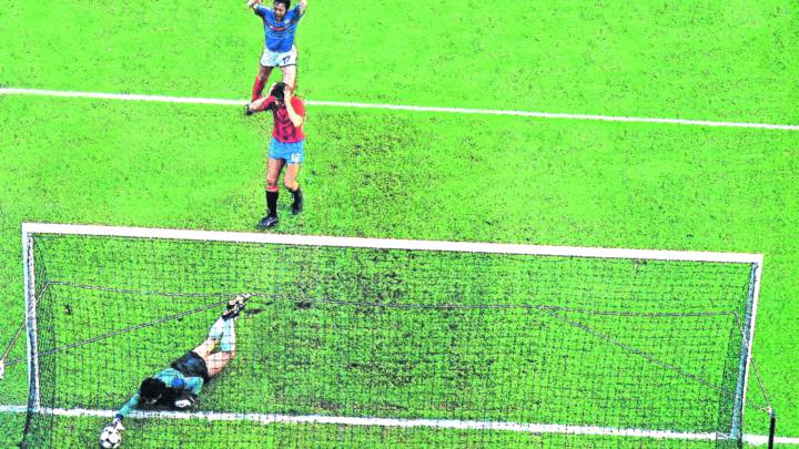 El sueño de España se escurrió bajo el cuerpo de Arconada