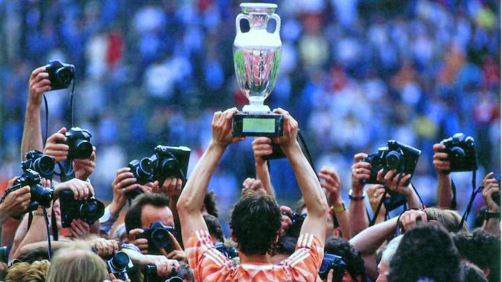 Holanda conquista por fin su primer gran título