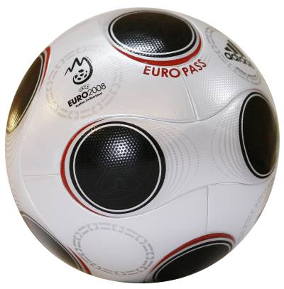 El balón del torneo fue el "Europass".
