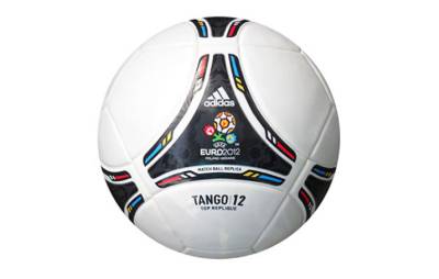 El balón del torneo fue el 'Tango 12'.
