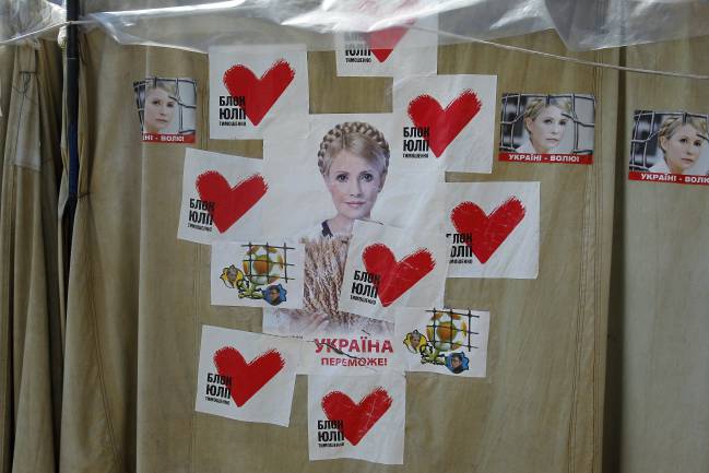 Carteles expuestos en una concentración realizada en favor de Yulia Timoshenko.