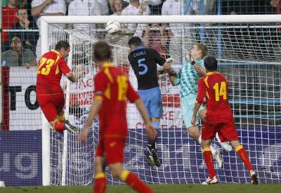 Delibasic marcó de cabeza el segundo gol de Montenegro contra Inglaterra.